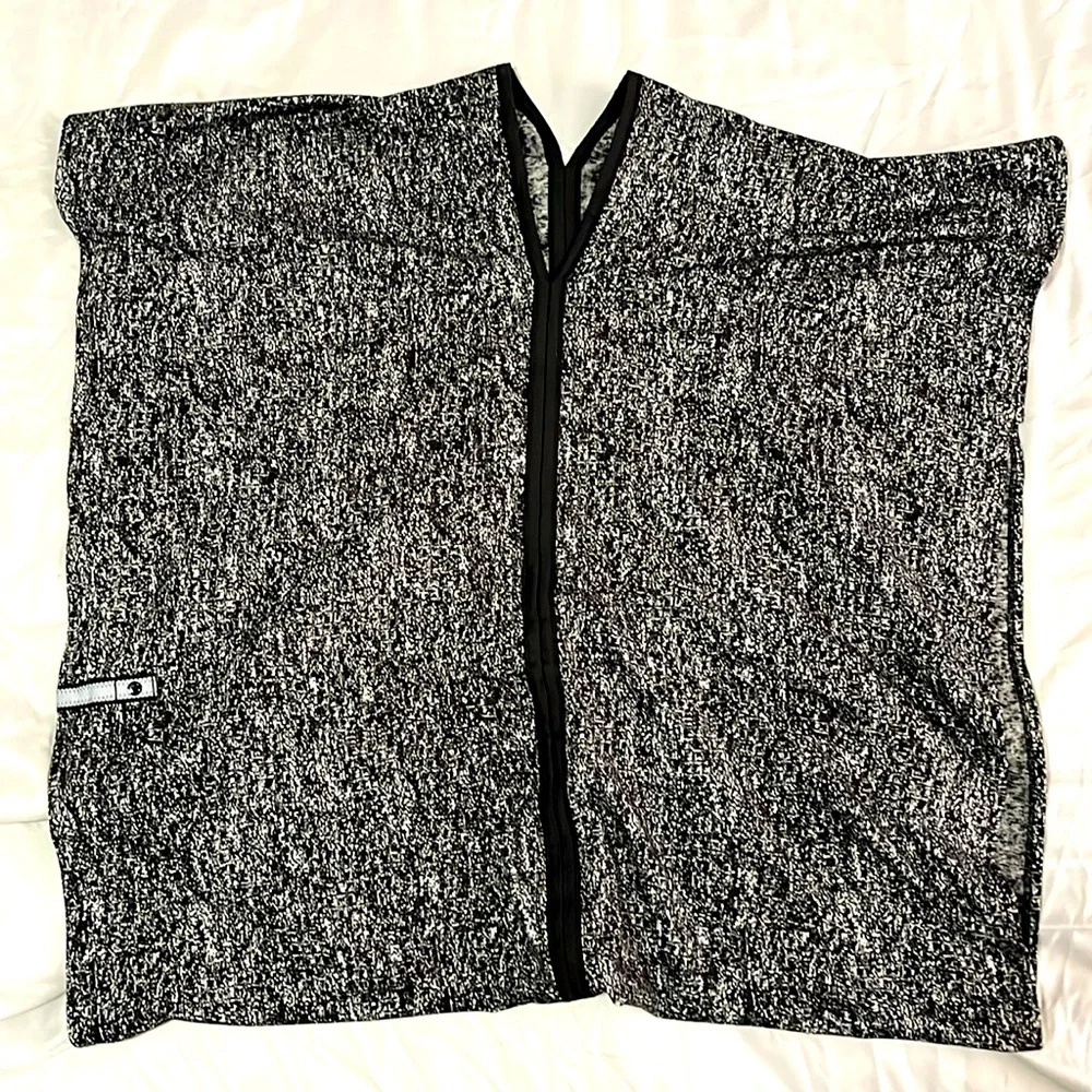 Lululemon Vinyasa Scarf - Picture 4 of 5